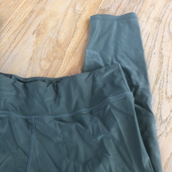 ZYIA olive green 7/8th length metallic compression leggings D2 - Picture 3 of 7